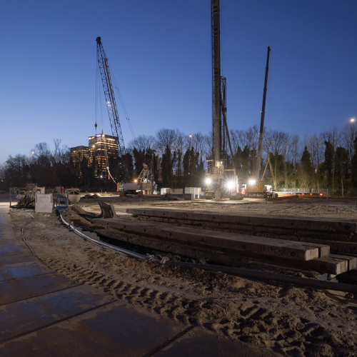 Eerste damwanden en funderingspalen Park Meadows