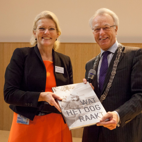 HagaZiekenhuis_Uitreiking fotoboek Van Aartsen.jpg