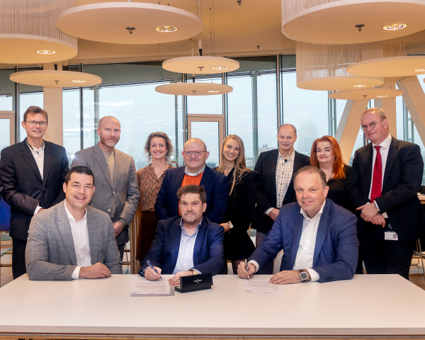 ondertekening wealpolder bouwstroom haaglanden.jpg