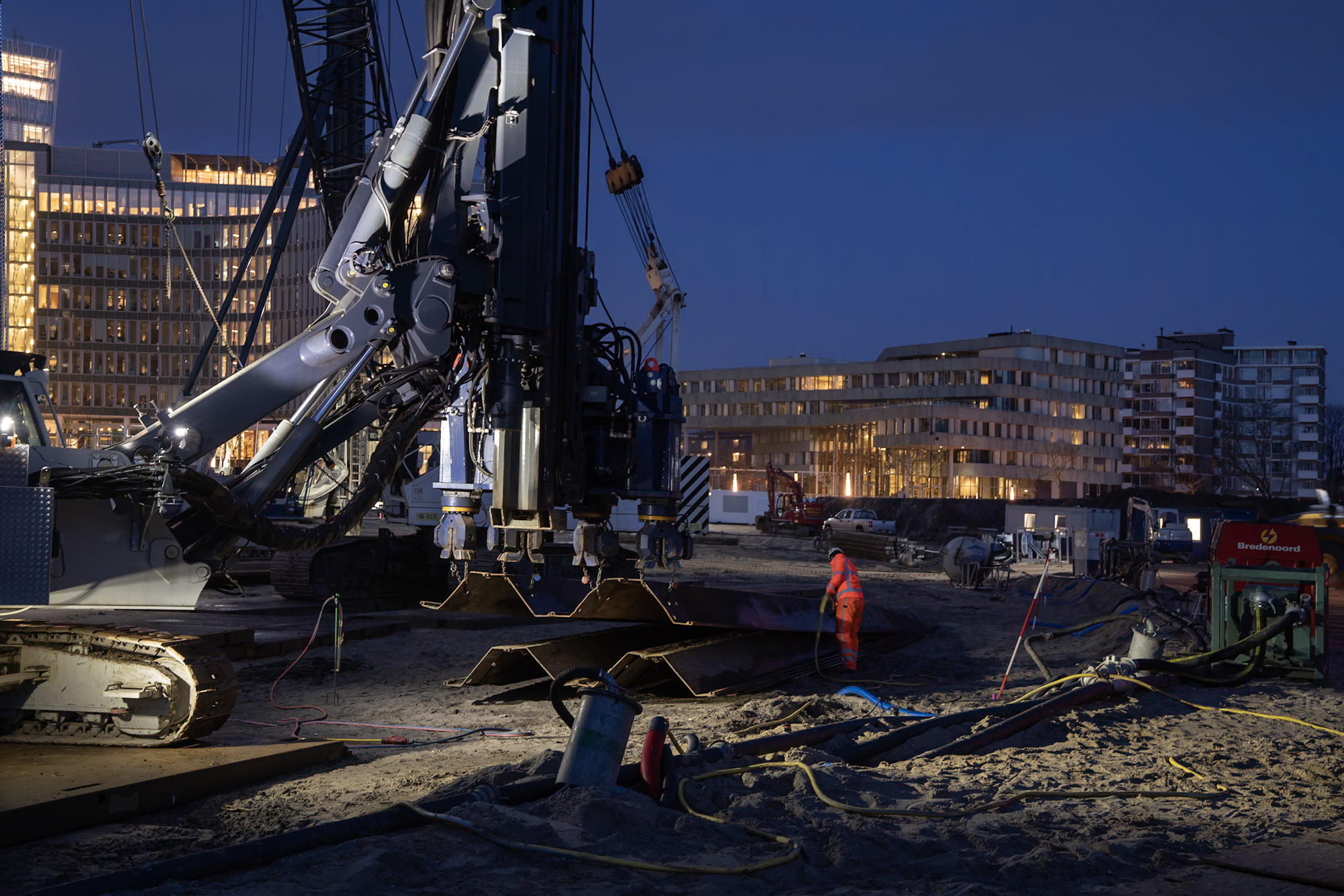 Eerste damwanden en funderingspalen Park Meadows